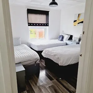 2 Bedroom Cozy Chambers With Free Parking Leeds (West Yorkshire)